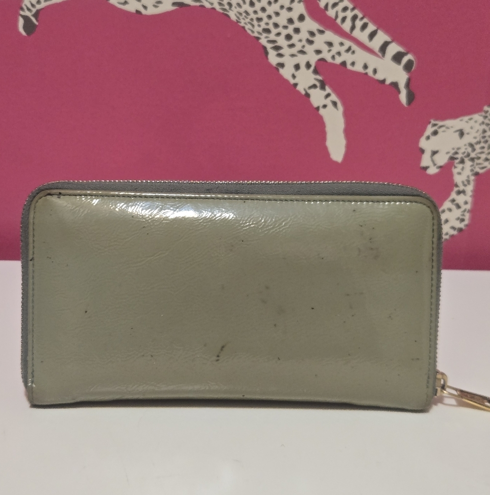 GUC Yves Saint Laurent Olive Green Patent Leather Ziparound Continental Wallet - Picture 4 of 15